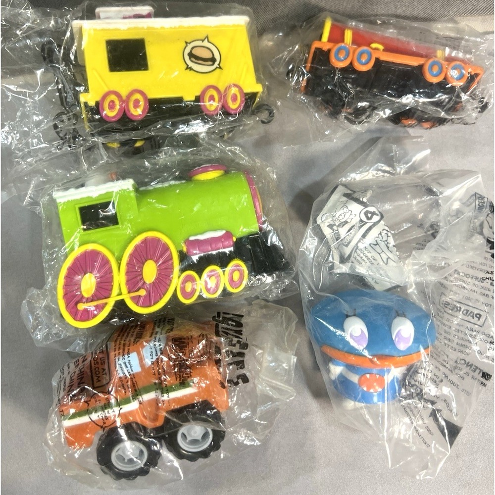 WHATABURGER TOY LOT OF 5~3 TRAIN, 1 MEGA CRUISER,‎ 1 SQUIRTER (2574)